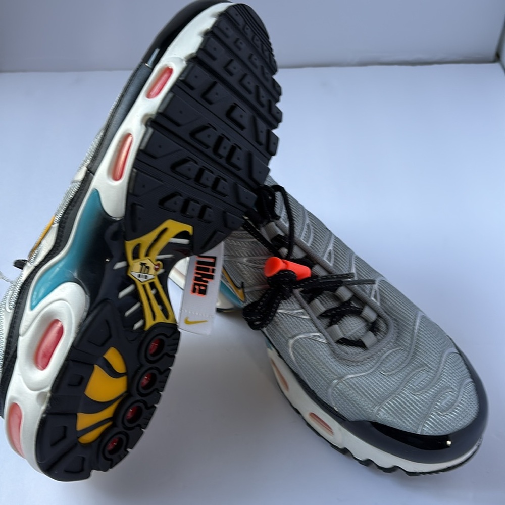 Nike Women’s Gray and Black Sneakers with Orange Accents - Picture 2 of 3